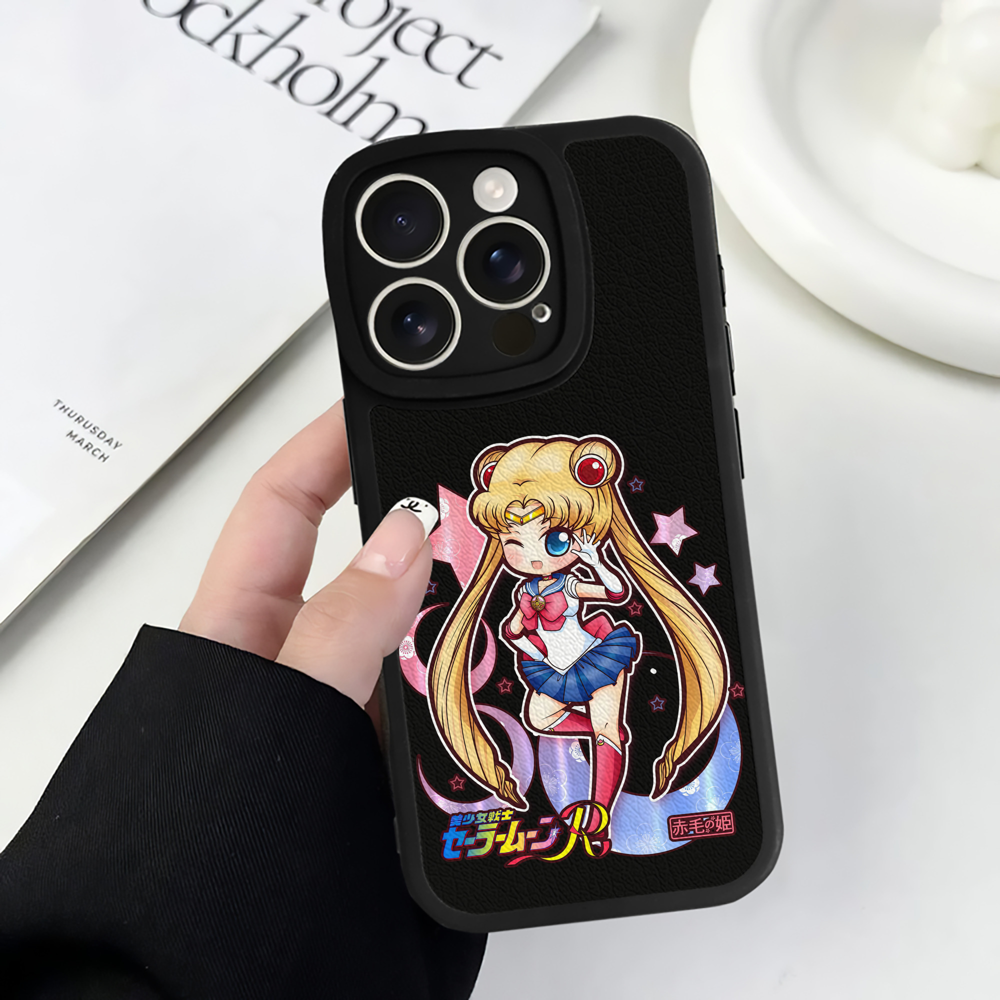 （画像用） 美少女戦士セーラームーン 月野 うさぎ つきの うさぎ Sailor Moon Tsukino Usagi 【iPhone 16シリーズ対応】シリコンスマホケース（レザー調） 材質：シリコン
